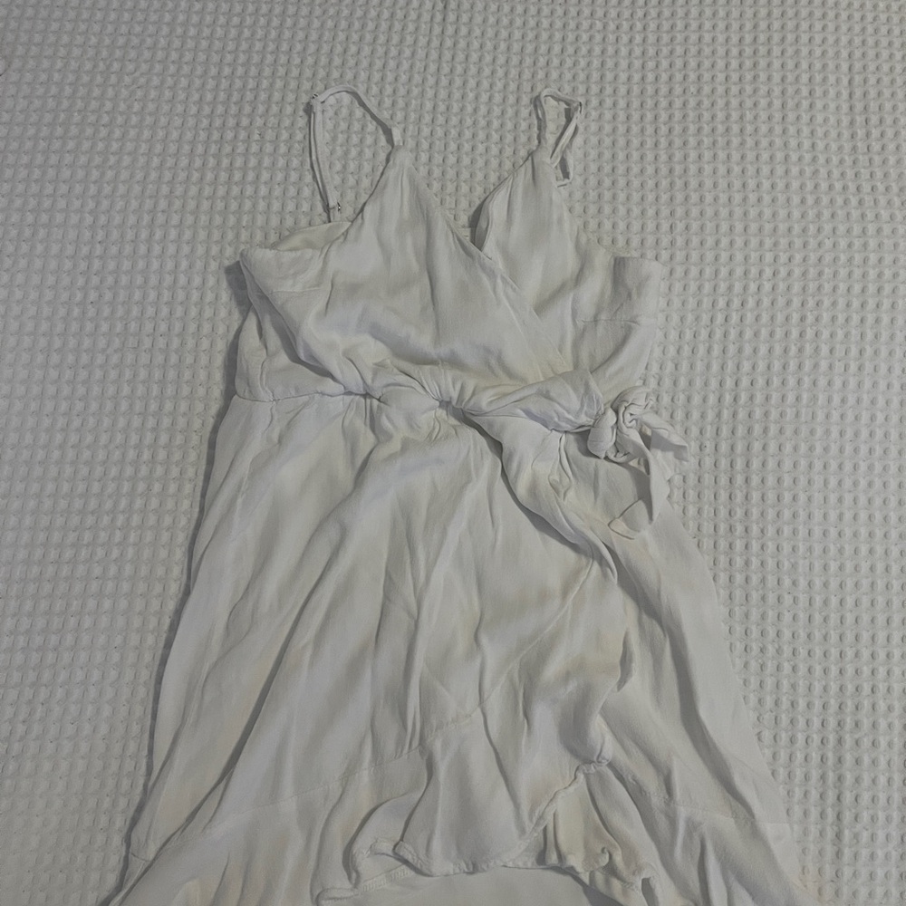 Girls Medium Elegant White Sleeveless ruffed Dress